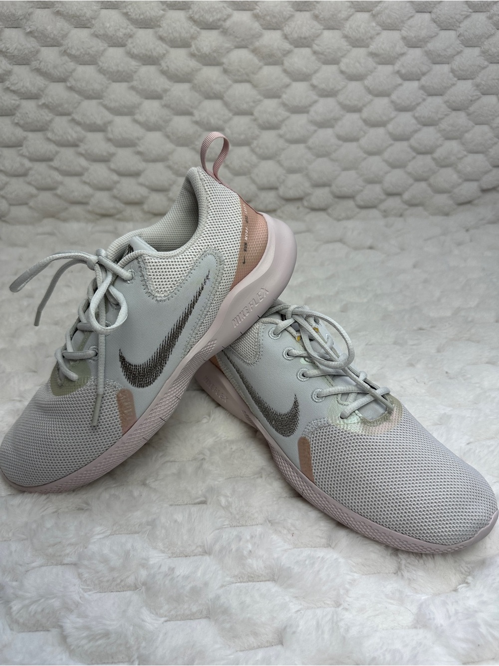 Nike Experience Run 10 Champagne/Metallic Red Bronze Size 9.5